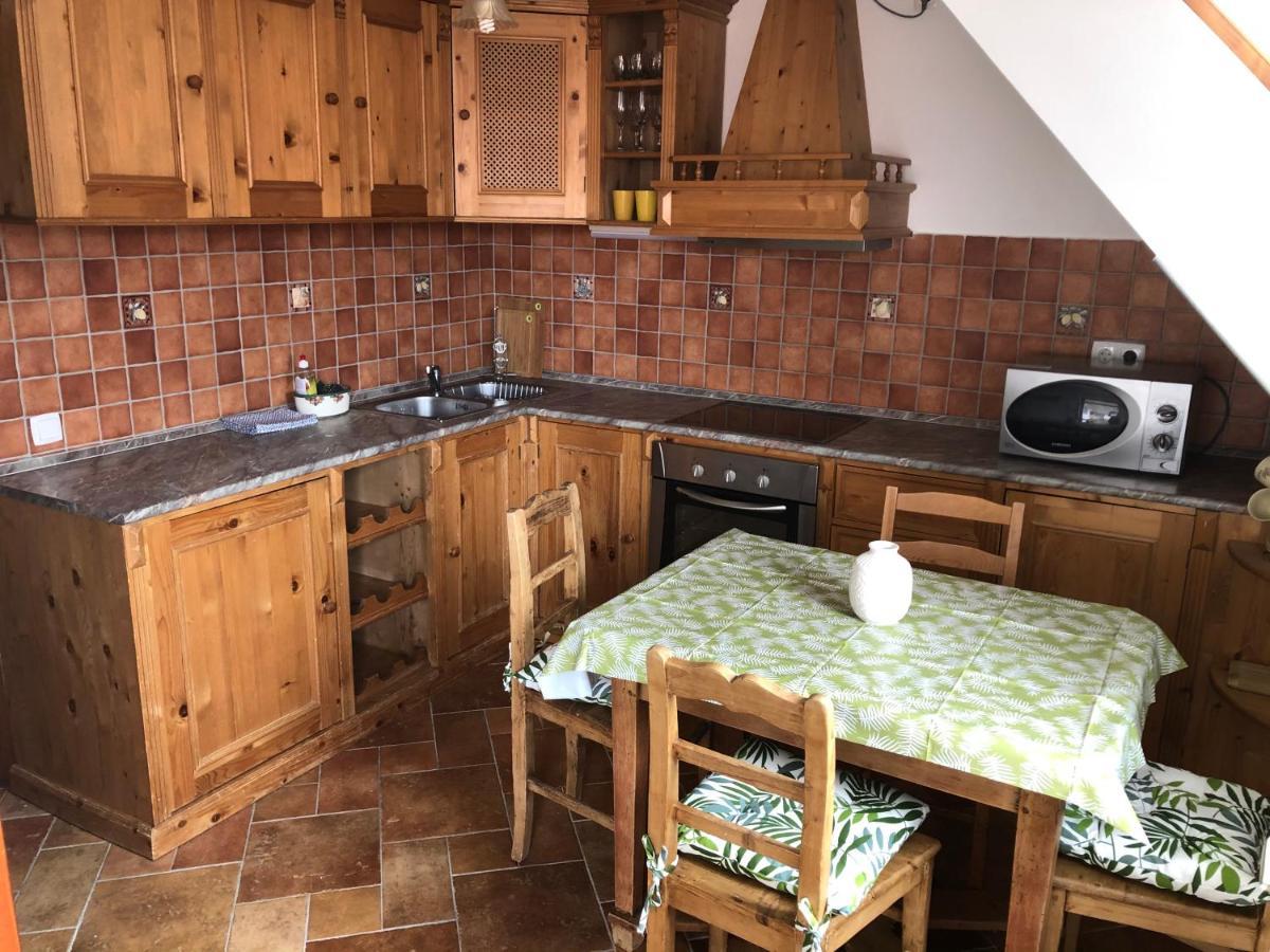 Capri Apartman Eger Zewnętrze zdjęcie