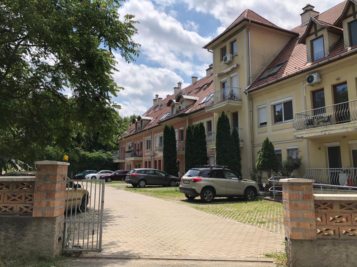 Capri Apartman Eger Zewnętrze zdjęcie